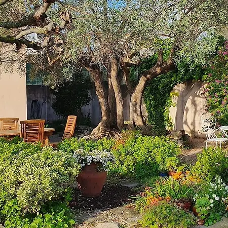 Apartment Two Bedroom Garden Parking Near Beaches La Ciotat