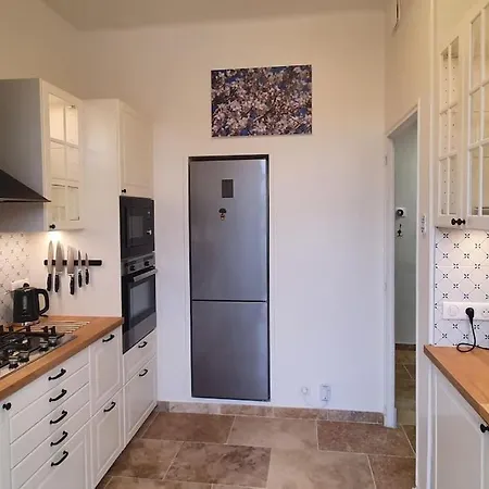 Apartment Two Bedroom Garden Parking Near Beaches La Ciotat