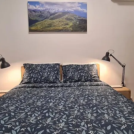 Two Bedroom Garden Parking Near Beaches ラシオタ